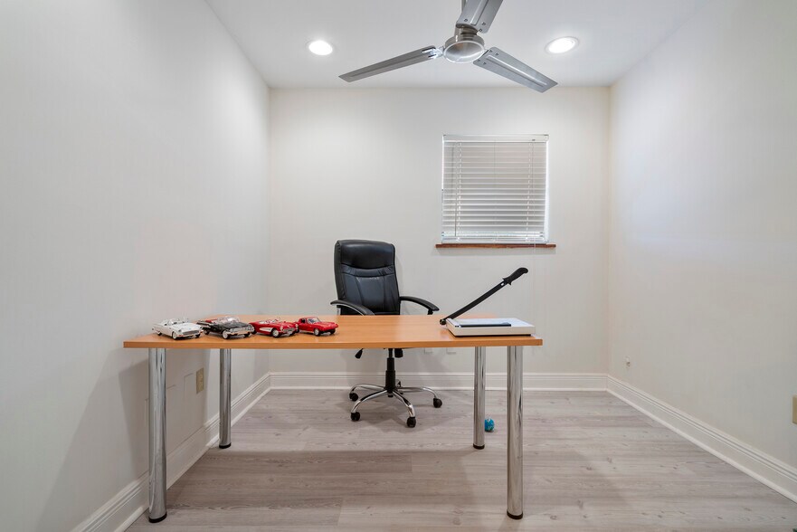 More Photos Of 875 NE 79th St, Miami Loft Creative Space For Lease