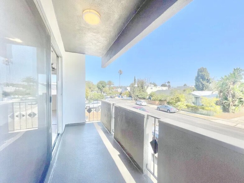 More Photos Of 3667 Veteran Ave, Los Angeles Apartments For Sale