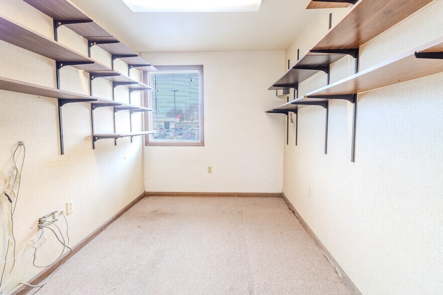 More Photos Of 1080 Long Run Rd, McKeesport Office For Lease