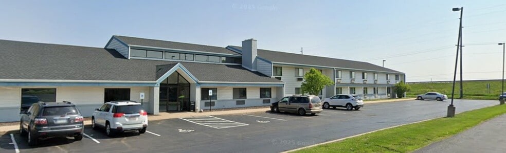 More Photos Of 5 Gateway Dr, Waupun Hotel For Sale