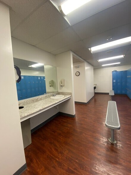 More Photos Of 20 Country Club Dr, Downingtown Medical For Lease