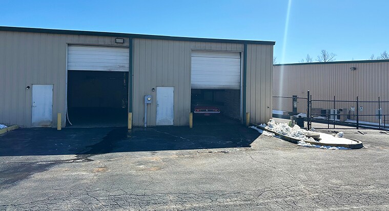 More Photos Of 112 Midpoint Dr, Mineral Flex For Lease