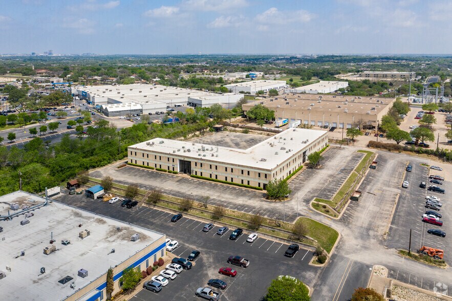 More Photos Of 1300 E Anderson Ln, Austin Office For Lease