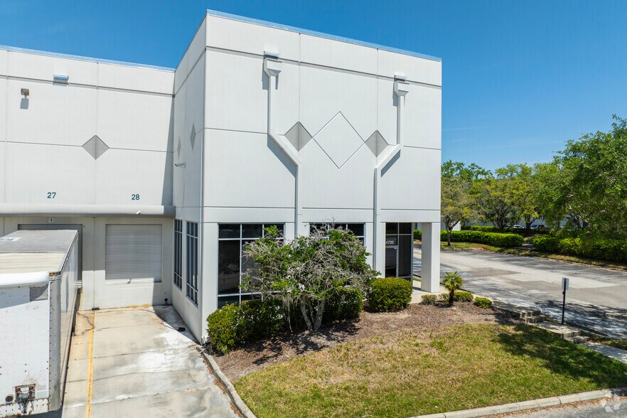 More Photos Of 4720 Oak Fair Blvd, Tampa Distribution For Lease