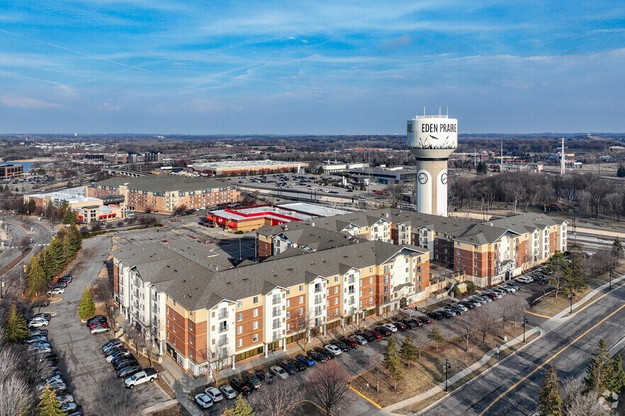 More Photos Of 12100 Singletree Ln, Eden Prairie Apartments For Lease