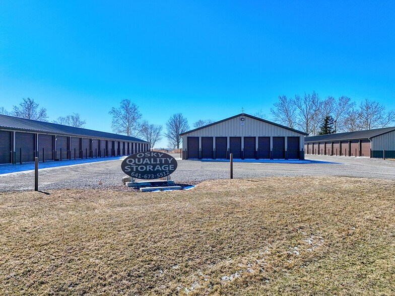 Primary Photo Of 902 Oskaloosa rd, Beacon Specialty For Sale