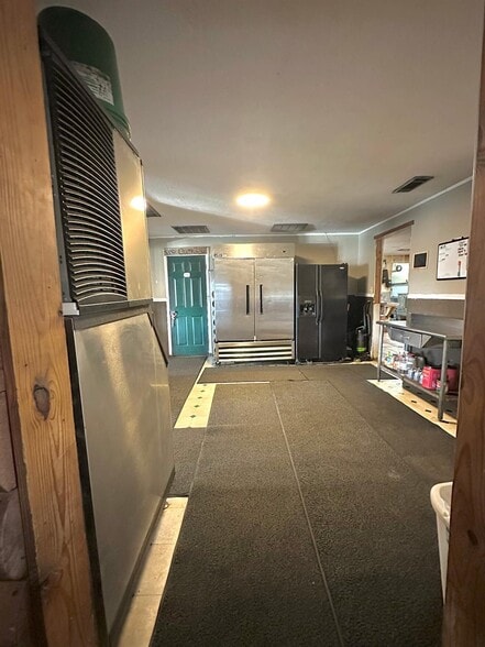 More Photos Of 899 E Lennon Dr, Emory Restaurant For Sale