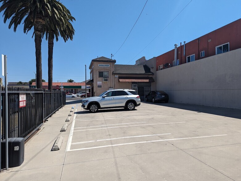 More Photos Of 1073 E Anaheim St, Long Beach Freestanding For Sale