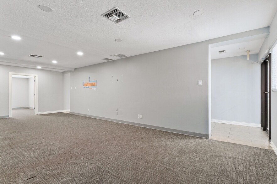 More Photos Of 7604 Baker Blvd, Richland Hills Freestanding For Lease