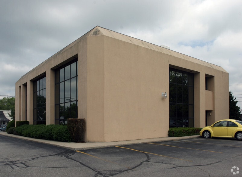More Photos Of 1404 Atwood Ave, Johnston Office For Lease
