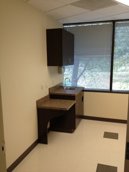 More Photos Of 11685 Alpharetta Hwy, Roswell Medical For Lease