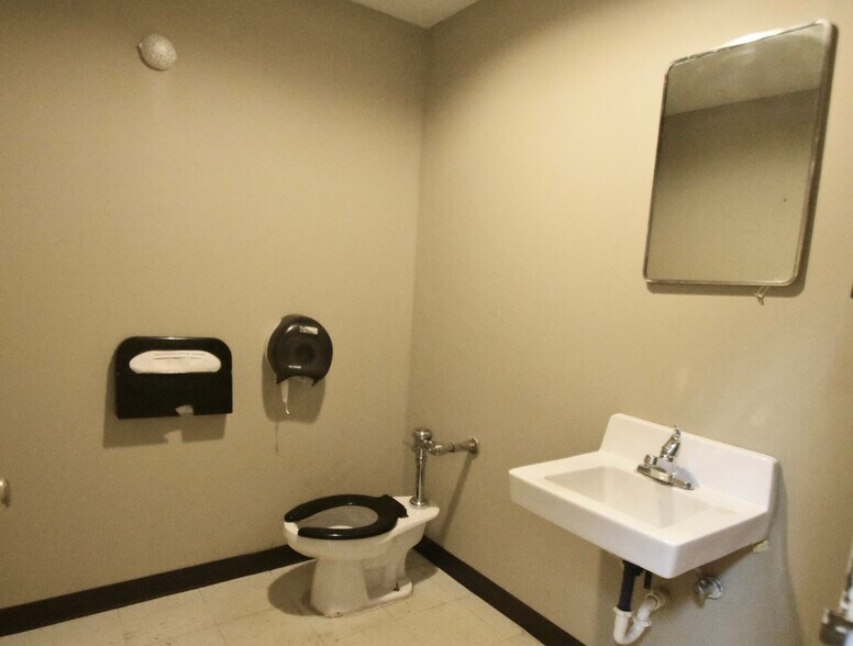 More Photos Of 810 E Sunflower Rd, Cleveland Medical For Lease