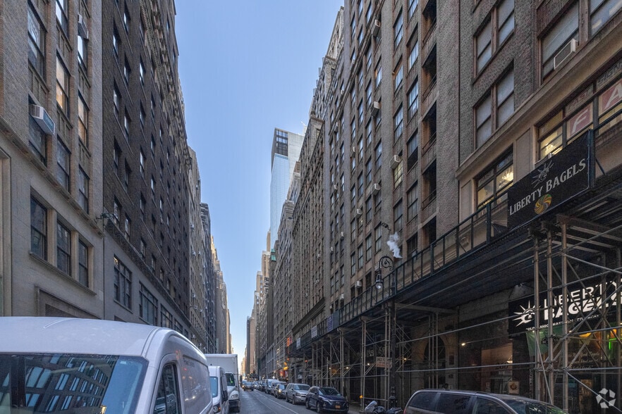 Primary Photo Of 248 W 35th St, New York Loft Creative Space For Lease