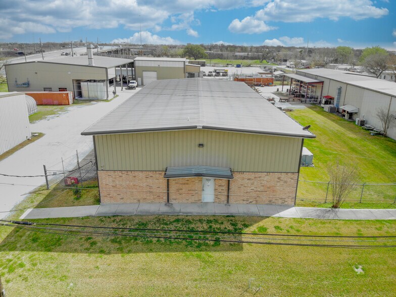 More Photos Of 650 Aldine Bender Rd, Houston Warehouse For Sale