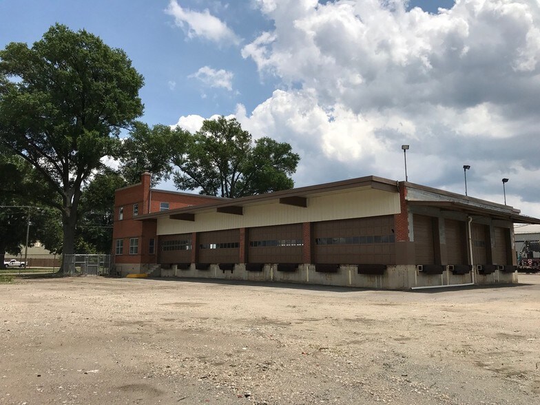 More Photos Of 1635 Commerce Rd, Richmond Truck Terminal For Lease