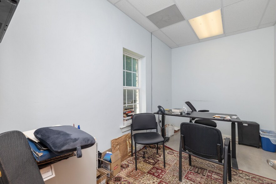 More Photos Of 3251 Harry Wurzbach Rd, San Antonio Medical For Sale