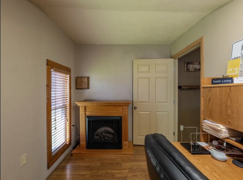 More Photos Of 1201 S Park Ave, Herrin Office For Sale