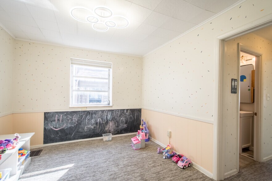 More Photos Of 179 E Main St, Plain City Loft Creative Space For Lease