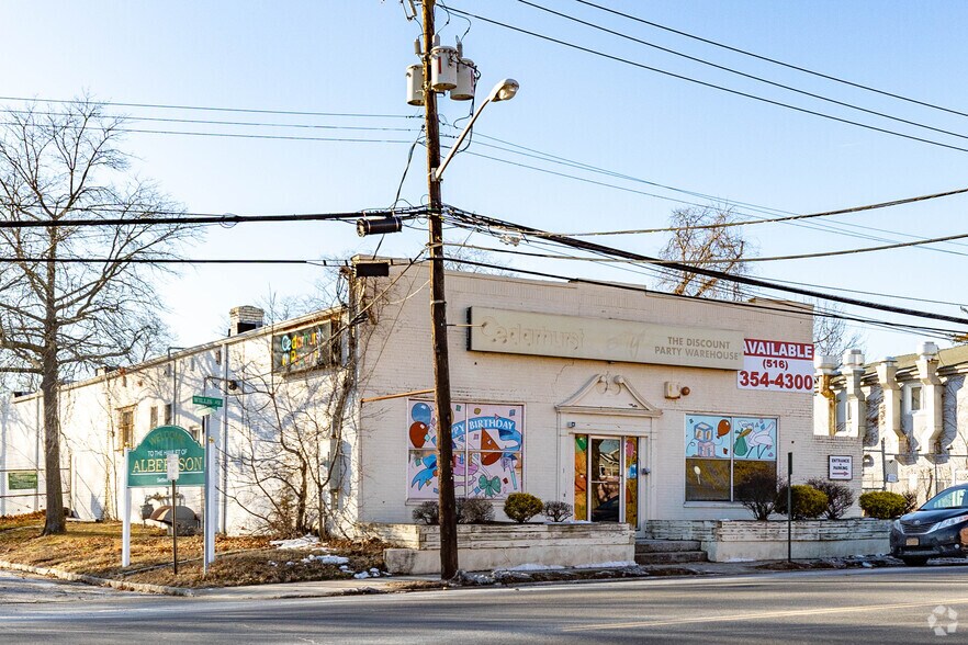 More Photos Of 801 Willis Ave, Albertson Warehouse For Sale