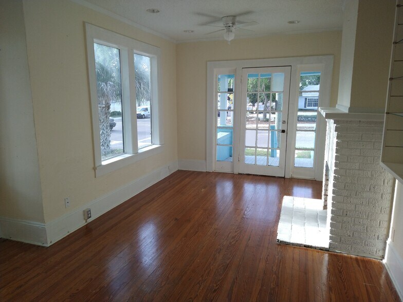 More Photos Of 801 Turner St, Clearwater Office For Lease