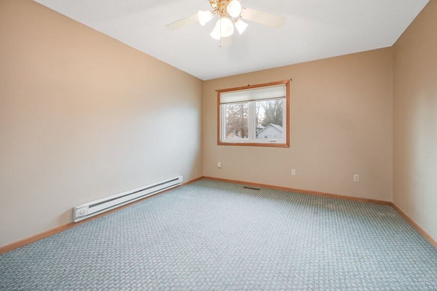 More Photos Of 311 S Nicollet St, Blue Earth Healthcare For Sale