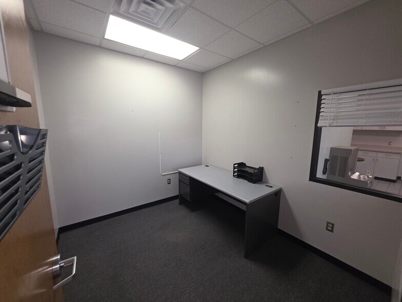 More Photos Of 1519 S School Ave, Fayetteville Auto Dealership For Lease