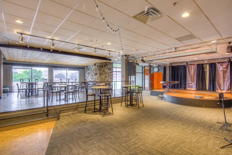 More Photos Of 19 Exchange St E, Saint Paul Schools For Sale