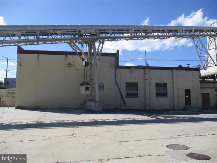 More Photos Of 410 N Burhans Blvd, Hagerstown Contractor Storage Yard For Sale