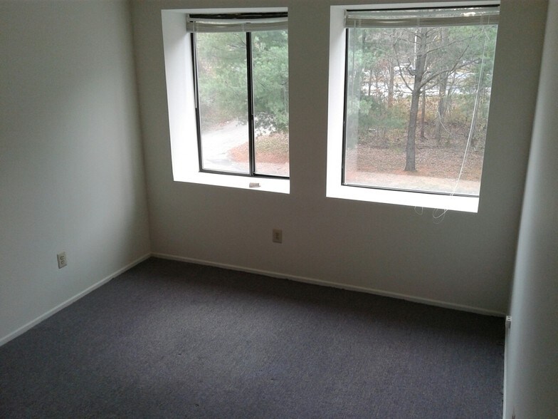 More Photos Of 499 Marlboro Rd, Old Bridge Medical For Lease