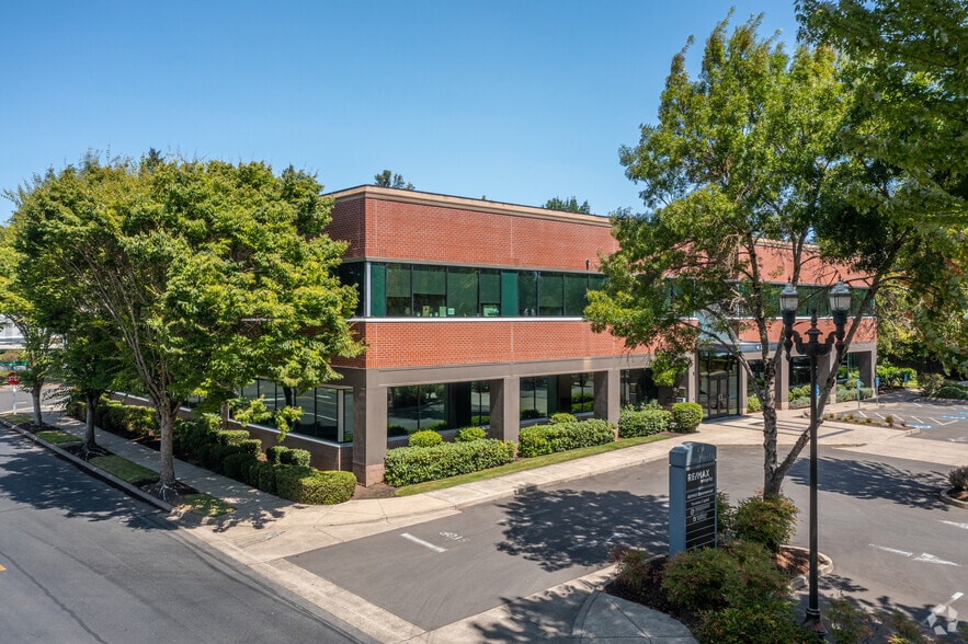 More Photos Of 4710 Village Plaza Loop, Eugene Office For Lease
