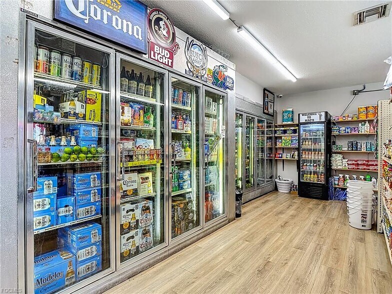 More Photos Of 4443 Loblolly Bay Rd, LaBelle General Retail For Sale