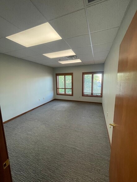 More Photos Of 6728 Loop Rd, Centerville Medical For Sale