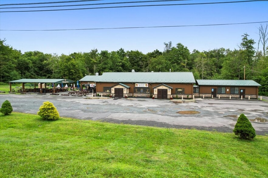 More Photos Of 2136 Lake Ariel Hwy, Lake Ariel Restaurant For Sale