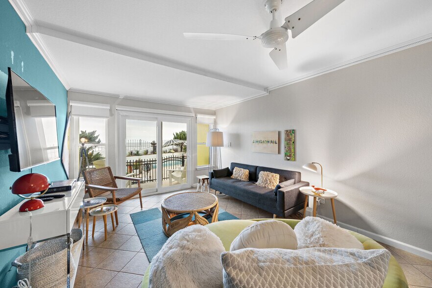 More Photos Of 1628 Seawall Blvd, Galveston Apartments For Sale