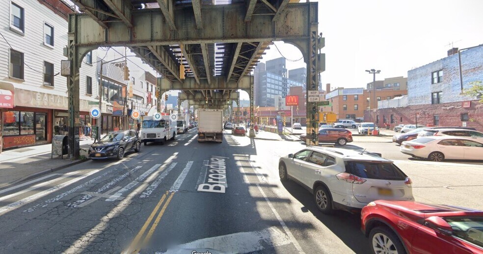 More Photos Of 681 Broadway, Brooklyn Storefront Retail Residential For Lease