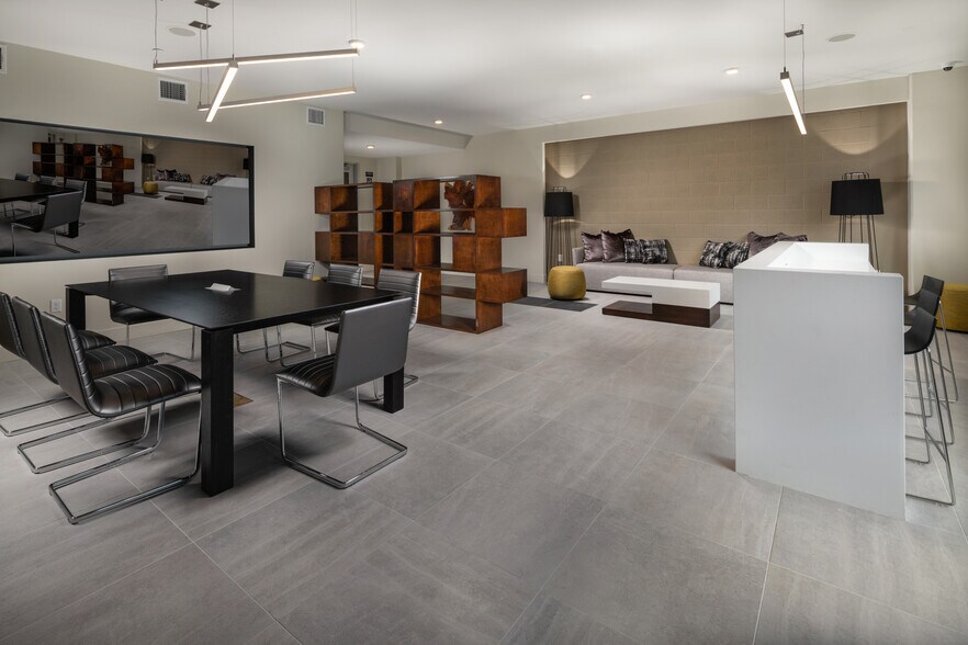More Photos Of 424 W Pico Blvd, Los Angeles Apartments For Lease