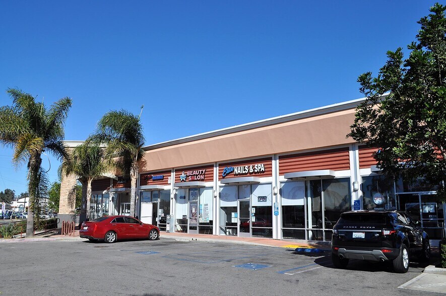 More Photos Of 1117 S Oxnard Blvd, Oxnard Bank For Lease