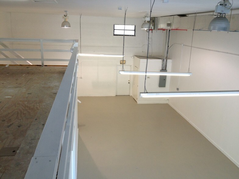 More Photos Of 920-936 36th Ct SW, Vero Beach Warehouse For Lease