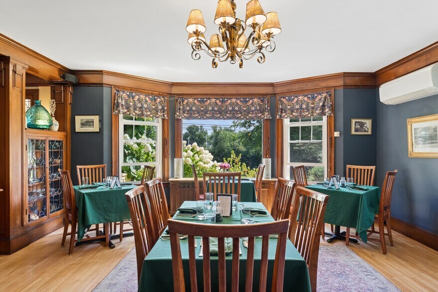 More Photos Of 548 Main St, Fryeburg Hotel For Sale