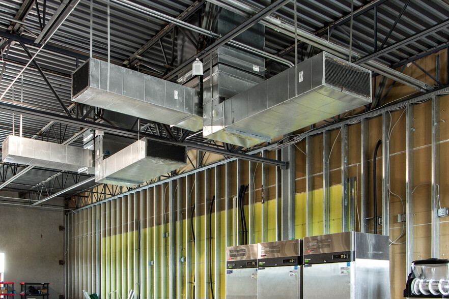 More Photos Of 4301 14th St, Plano Unknown For Lease