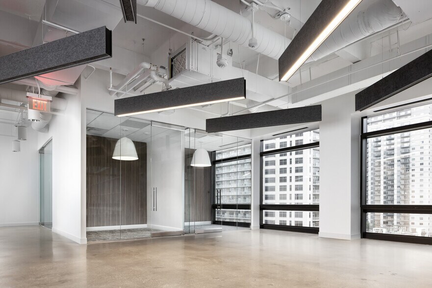 More Photos Of 1845 Woodall Rodgers Fwy, Dallas Office For Lease