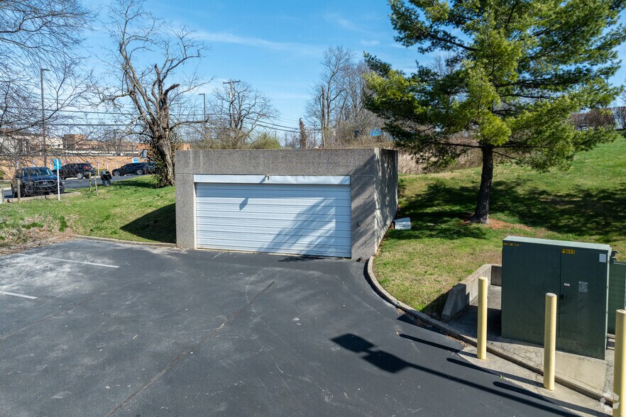 More Photos Of 101 Yorkshire Blvd, Lexington Office For Lease