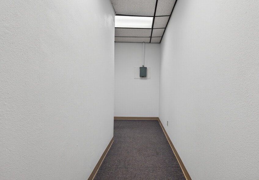 More Photos Of 4125 Market St, Ventura Light Manufacturing For Sale