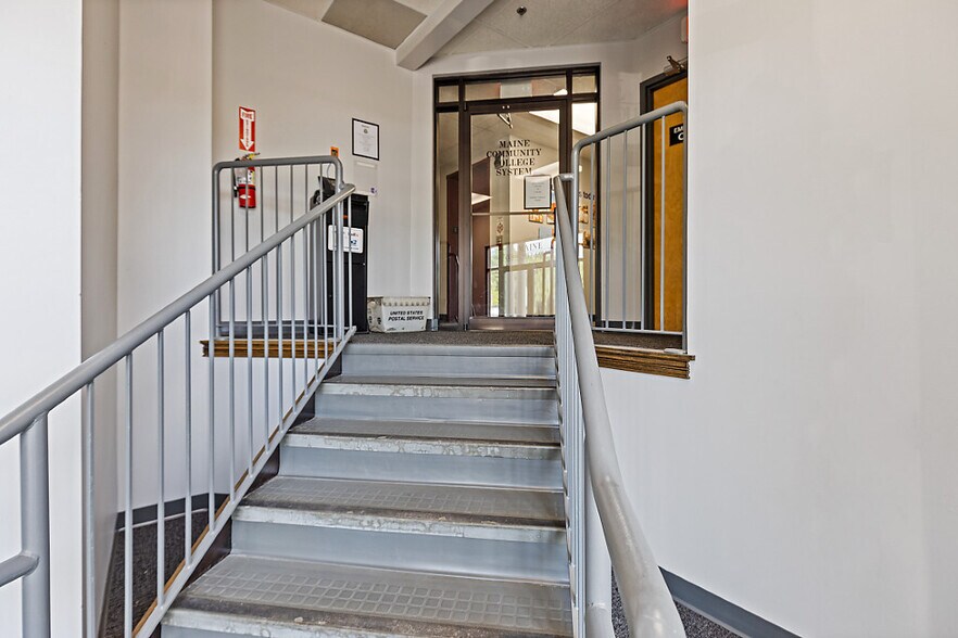 More Photos Of 323 State St, Augusta Office Residential For Sale