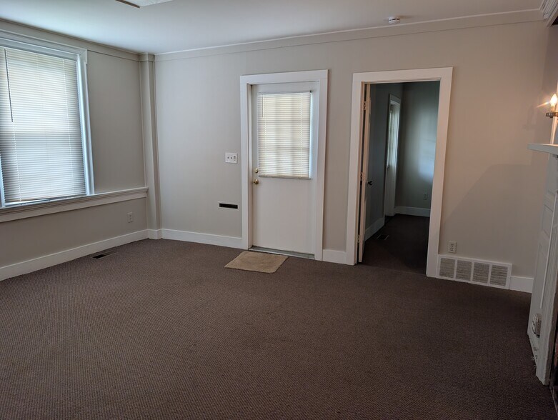 More Photos Of 366 Derby Ave, Derby Office For Lease