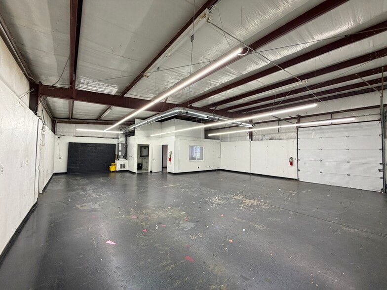 More Photos Of 1408 Fretz Ave, Edmond Warehouse For Sale