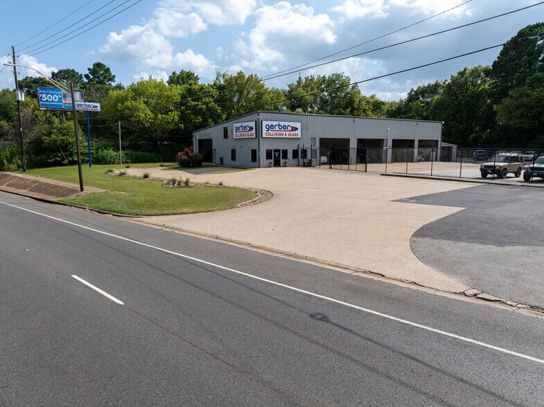 More Photos Of 3045 W Loop 281, Longview Auto Repair For Sale