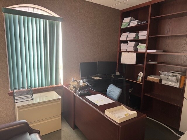 More Photos Of 3823 84th St, Lubbock Office For Sale