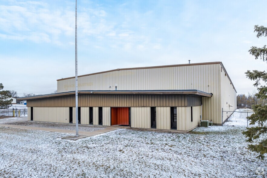 More Photos Of 651 Columbus Ave, West Branch Warehouse For Lease