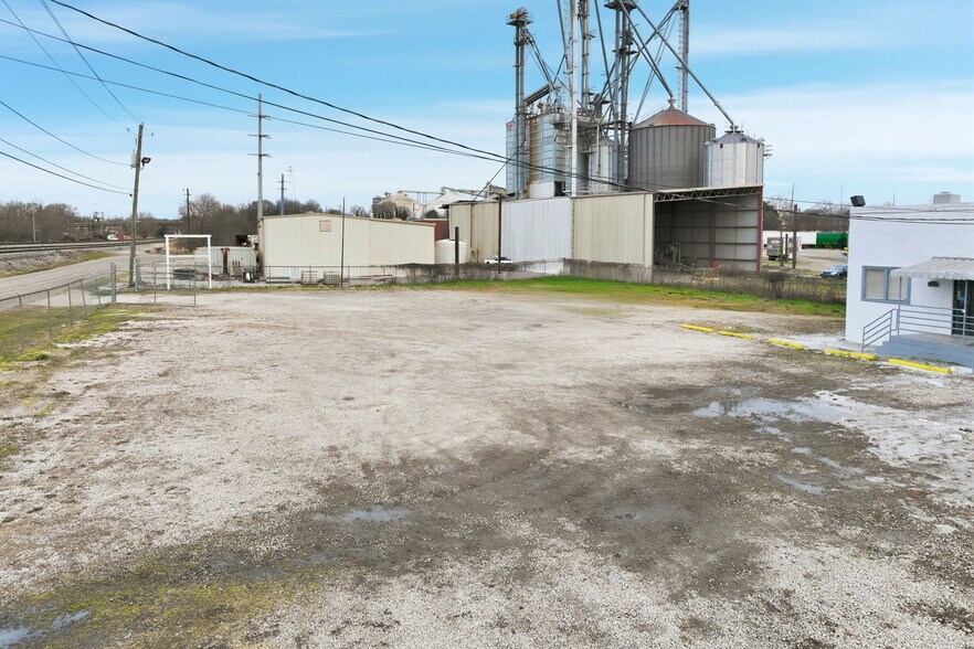 More Photos Of 476 Moreno Street St, Gainesville Distribution For Lease